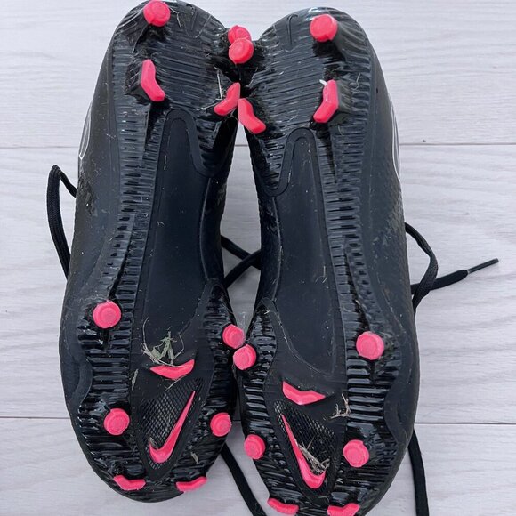 Nike DA4433 Phantom Soccer Cleats Boys ( 4.5 ) - Picture 4 of 5